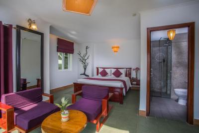 و هتل فنم پنه