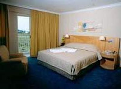 پلازا بارا فیرست رسیدنس