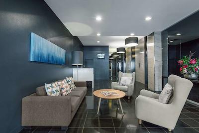 مانترا 100 اکسهیبیشن