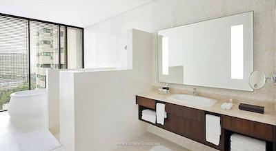 کومو متروپولیتن بانکوک