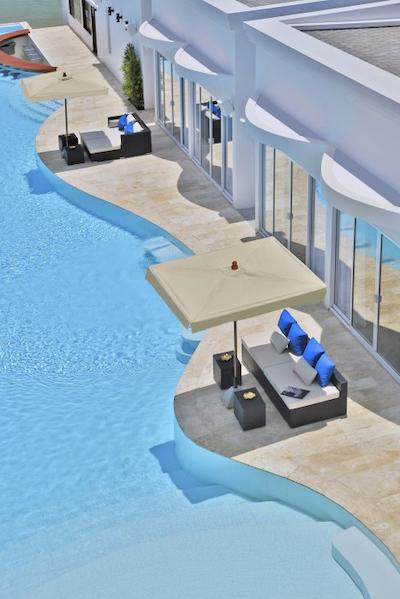 د پریویلج هتل ازرا بیچ کلوب