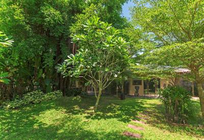 د پریویلج هتل ازرا بیچ کلوب