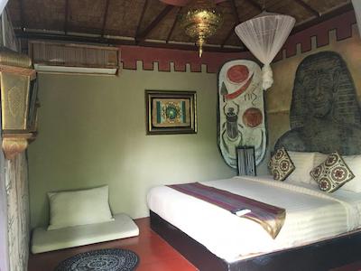 د پریویلج هتل ازرا بیچ کلوب