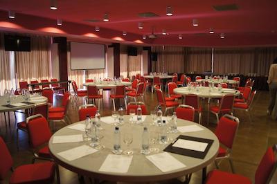 تپ کونتریلین زنید هتل کنفرنس اند اسپا