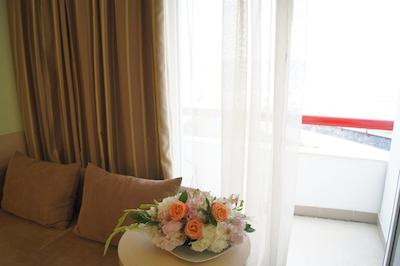 تپ کونتریلین زنید هتل کنفرنس اند اسپا