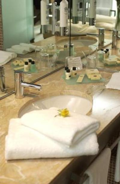 کرون پلازا لیل اورالیل