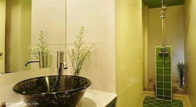 سالیل هتل سوخومویت سوی 8