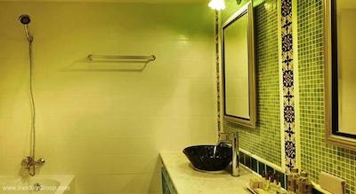 سالیل هتل سوخومویت سوی 8