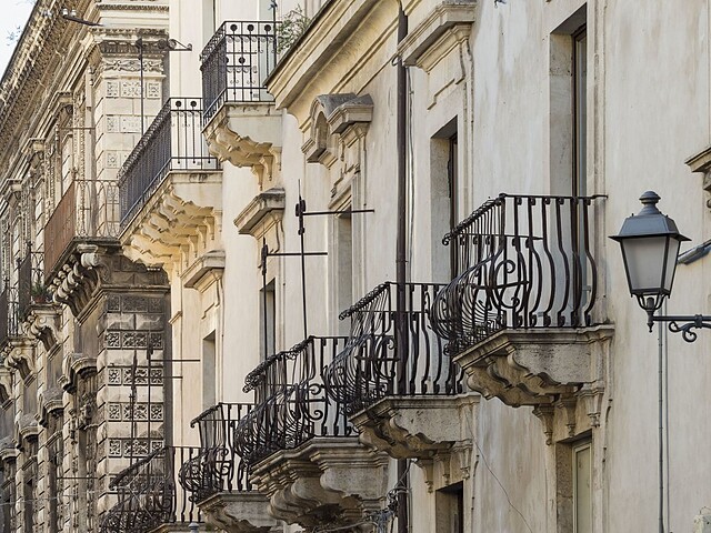 دومو لوکسوری سویتز