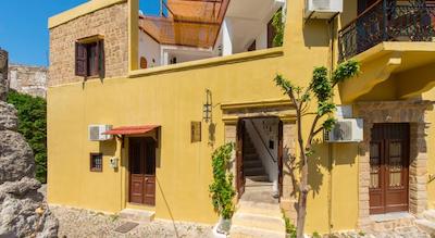 نایتز اُف د اُلد تون