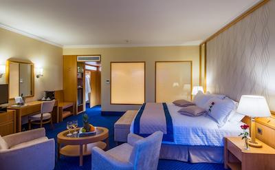 کنستانتینو برز ادنا ریال بیچ هتل