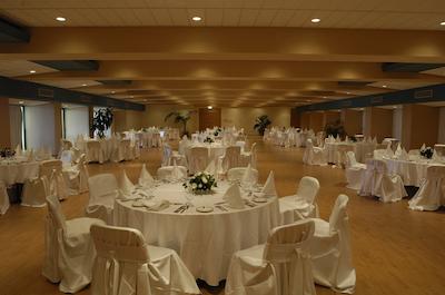 کنستانتینو برز ادنا ریال بیچ هتل