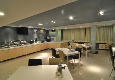 جینجیانگ این بیجینگ وانگفوجینگ