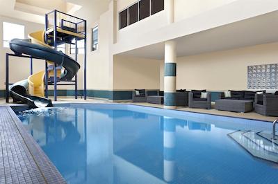 فور پوینتز بای شراتون هتل اند سویتز کالگاری وست