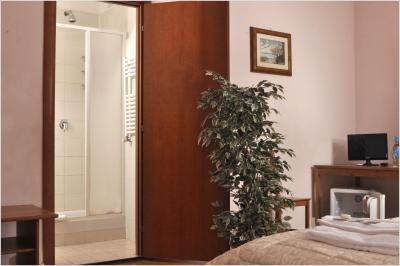 جیالل ب اند ب