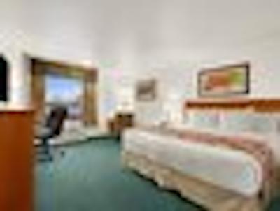 سوپر 8 کالگاری شاونسی اریا