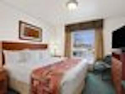 سوپر 8 کالگاری شاونسی اریا