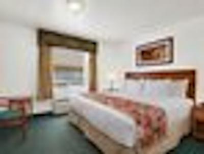 سوپر 8 کالگاری شاونسی اریا