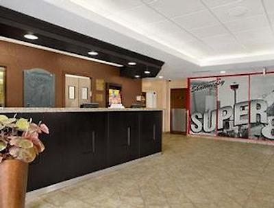 سوپر 8 کالگاری شاونسی اریا