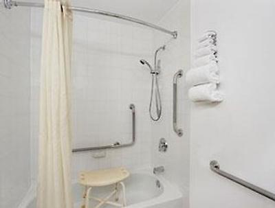 سوپر 8 کالگاری شاونسی اریا