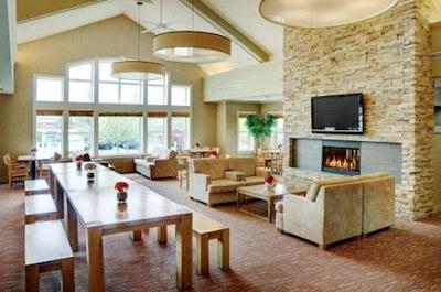 لاکویو سیناتور این کالگاری آیرپرت