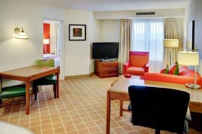 لاکویو سیناتور این کالگاری آیرپرت