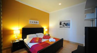 کرنیچ هتل اند سویتز