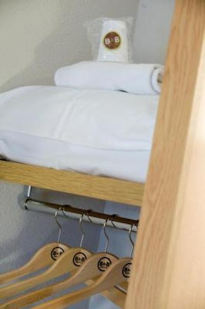 ب اند ب هتل تولوس پورپان زنید