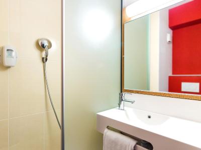 ب اند ب هتل تولوس پورپان زنید