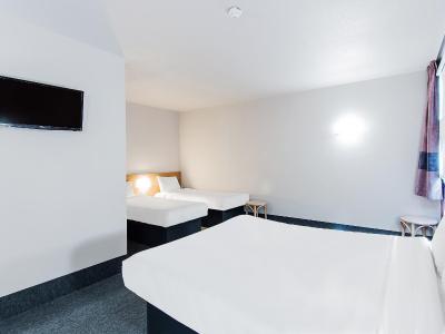 ب اند ب هتل تولوس پورپان زنید