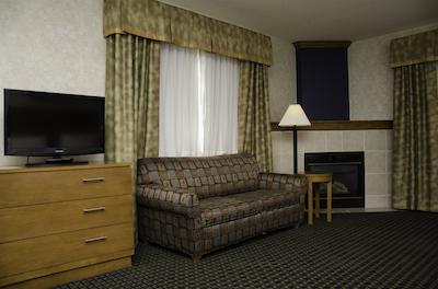 هلید این اکسپرز هتل اند سویتز لدبریج