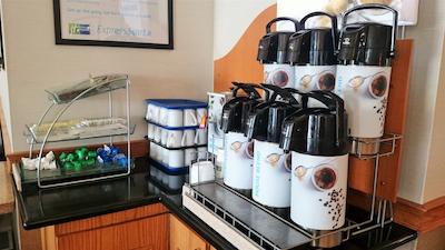 هلید این اکسپرز هتل اند سویتز لدبریج