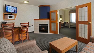 هلید این اکسپرز هتل اند سویتز لدبریج