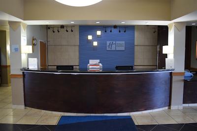 هلید این اکسپرز هتل اند سویتز لدبریج