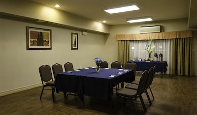 هلید این اکسپرز هتل اند سویتز لدبریج