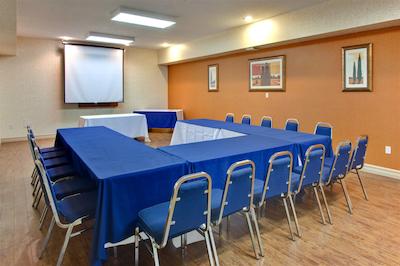 هلید این اکسپرز هتل اند سویتز لدبریج