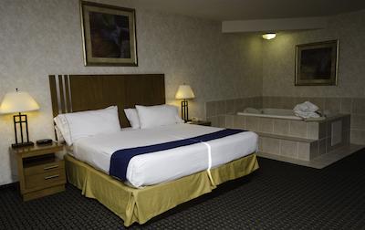 هلید این اکسپرز هتل اند سویتز لدبریج