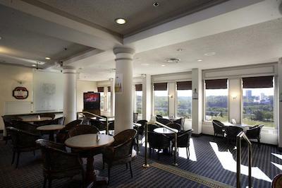 چاتیو لاکمب هتل