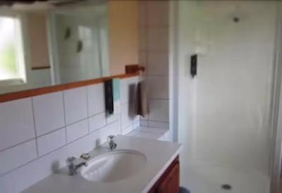 ب اُف ایسلاندز کونتری لج متل