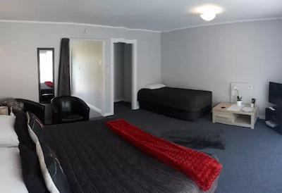 ب اُف ایسلاندز کونتری لج متل