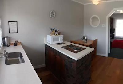 ب اُف ایسلاندز کونتری لج متل