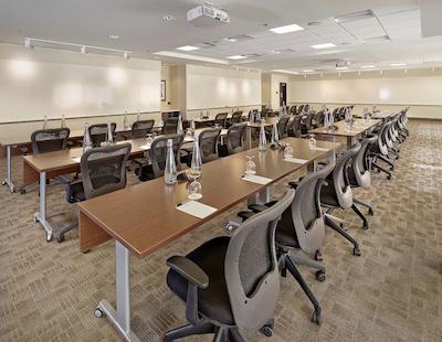 دوبلتری بای هیلتون وست ادمنتون