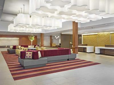 دوبلتری بای هیلتون وست ادمنتون