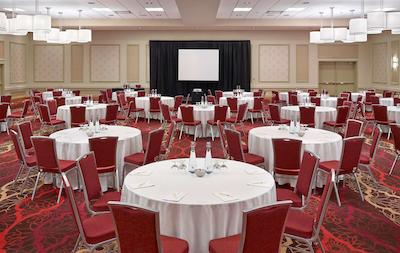 دوبلتری بای هیلتون وست ادمنتون