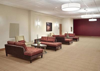 دوبلتری بای هیلتون وست ادمنتون