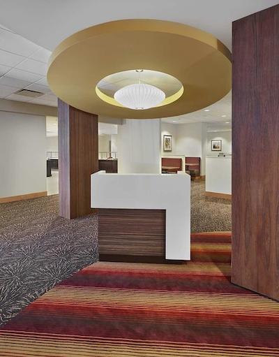 دوبلتری بای هیلتون وست ادمنتون