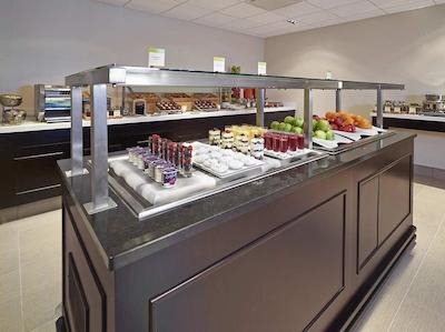 دوبلتری بای هیلتون وست ادمنتون