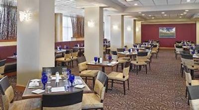 دوبلتری بای هیلتون وست ادمنتون