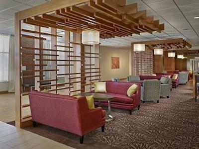 دوبلتری بای هیلتون وست ادمنتون