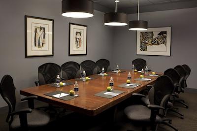 اکسکوتیو ریال هتل وست ادمنتون